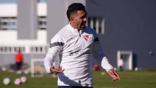 Carlos Tevez dirigió su primer entrenamiento como técnico de Independiente