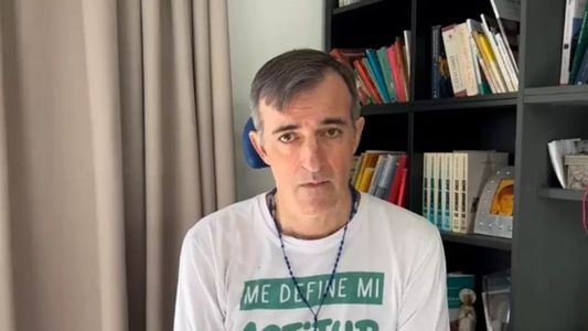 Esteban Bullrich continúa con ventilación mecánica, aunque ya interactúa con su familia