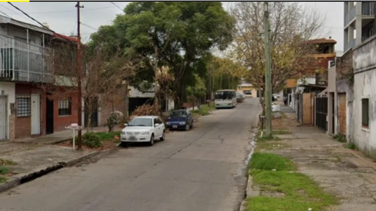 Un ladrón quiso asaltar a dos jubilados, disparó su arma accidentalmente y murió