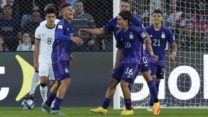 El tremendo golazo de Luka Romero en Selección Argentina vs Nueva Zelanda