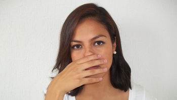 PARA LOS PSICÓLOGOS: Qué significa tocarse la nariz al hablar