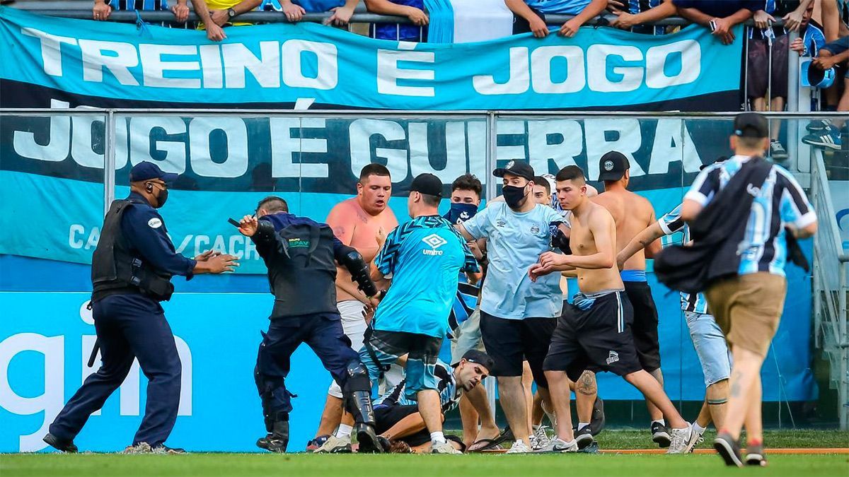 Los hinchas de Gremio estallaron.