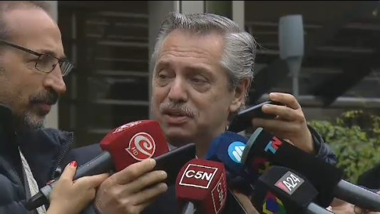 Después del debate, Alberto se enojó con un periodista, apuró a Macri con el dólar y le advirtió: Ya es parte de la historia