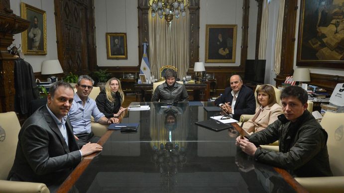 Jornada clave para Milei: mesa política, jura ministerial y cadena nacional por el Presupuesto 2026