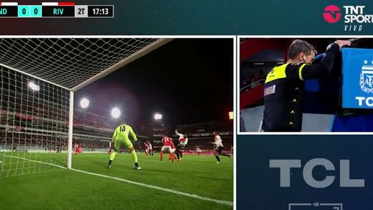 La gran polémica de Independiente-River: el VAR llamó a Rapallini pero el juez no vio penal a Borja