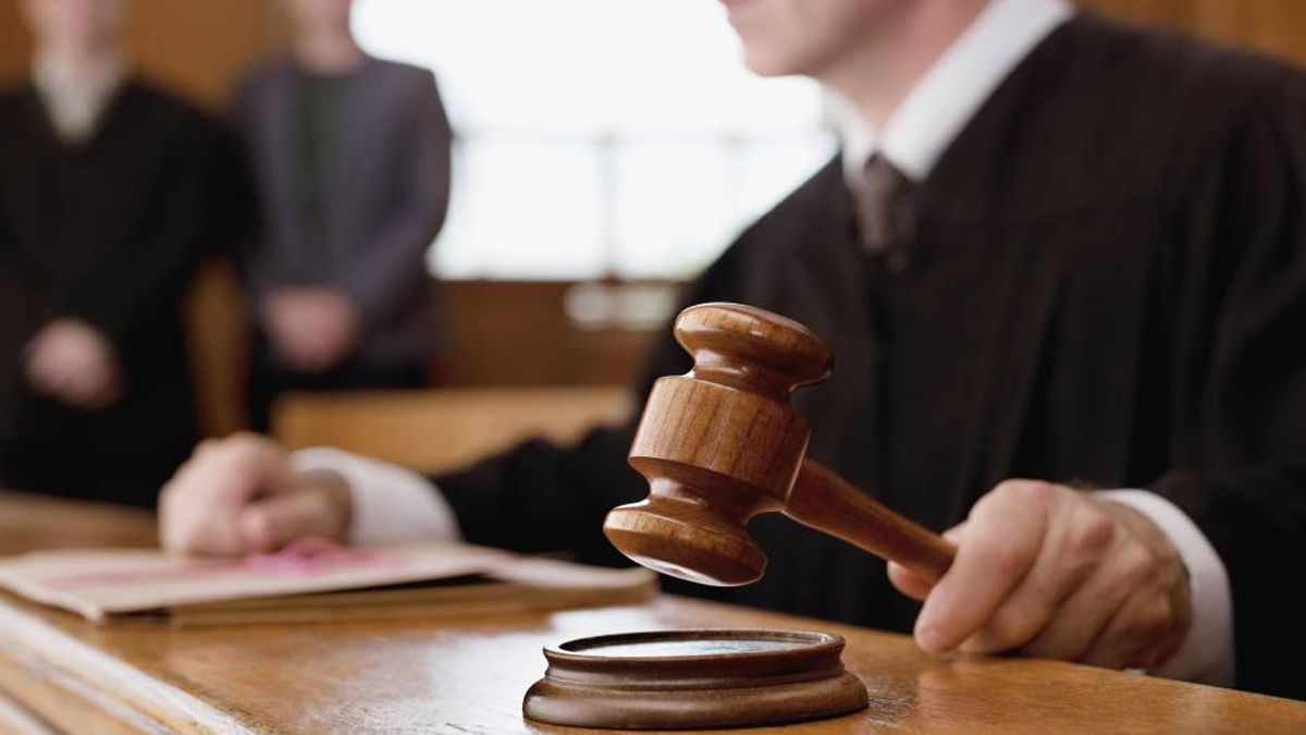¡Se cansó de esperar! Una mujer denunció a su novio por no pedirle matrimonio