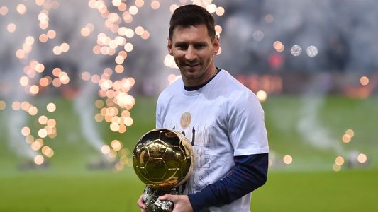 Messi estrenó el Balón de Oro y habló en la previa de PSG-Niza