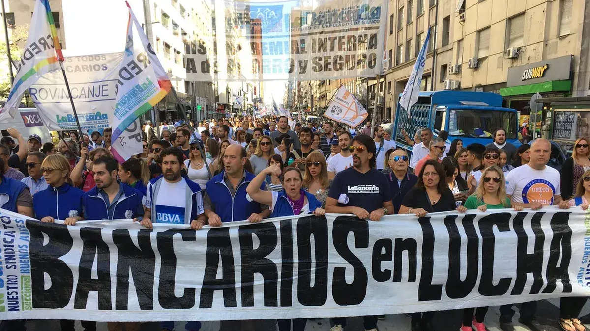 PARO general de la CGT: ¿hay BANCOS este JUEVES 9 de mayo? (Foto: NA).
