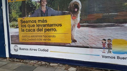 Sacó a pasear a su perra y los motochorros le robaron la bolsita en donde juntaba la caca