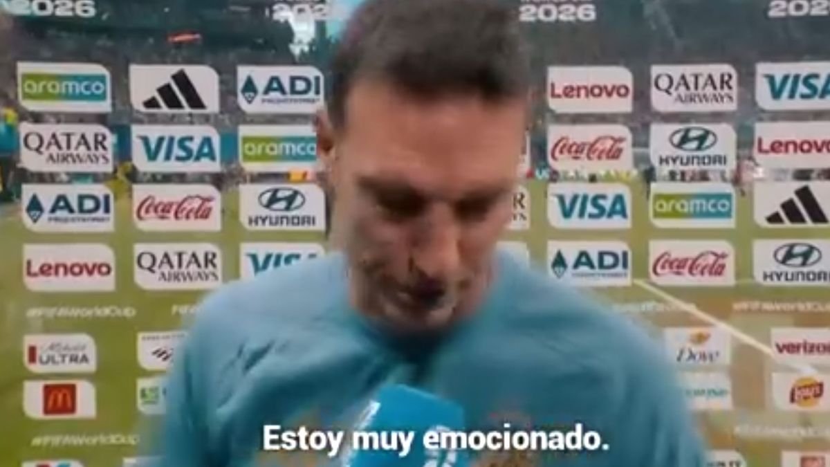 La emoción de Scaloni luego del partido con Egipto. Así terminamos todos los argentinos. (foto: Cuenta de X de AFA)