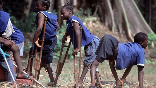 La OMS declaró un brote de poliomielitis en Mozambique: ¿de qué se trata la enfermedad?