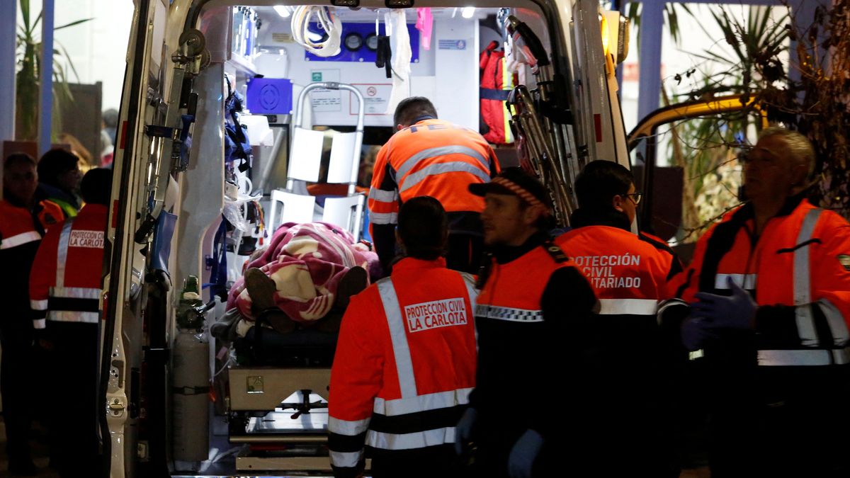 Las unidades de rescate siguen trabajando en el lugar desde el momento del accidente. (Foto: Reuters)
