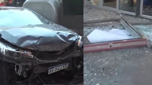 Brutal choque en Belgrano: cruzó en rojo, chocó y un cartel evitó una tremenda tragedia