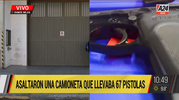 Ramos Mejía: asaltaron una camioneta que trasladaba 67 armas (Foto: captura de TV). Ramos Mejía: asaltaron una camioneta que trasladaba 67 armas (Foto: captura de TV).