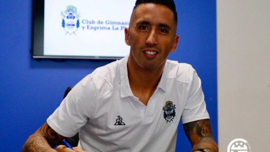 Un 9 para Diego: Lucas Barrios firmó contrato con Gimnasia y estará a las órdenes de Maradona