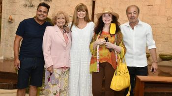 Adriana Salgueiro y su esposo renovaron los votos en una parroquia de Mar del Plata