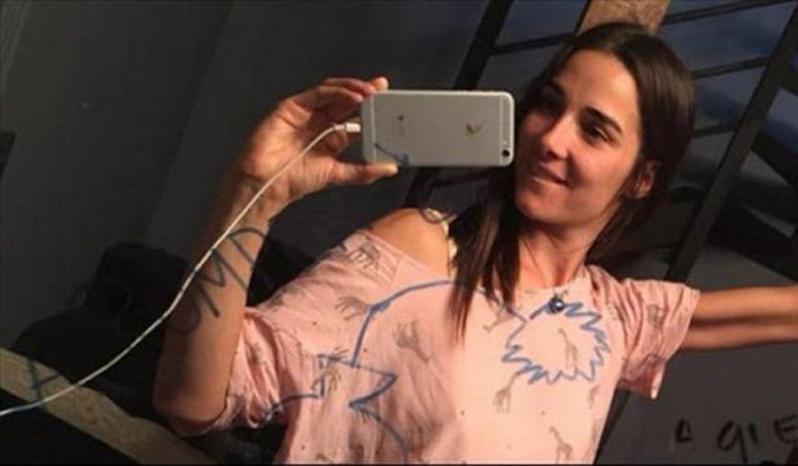 Juana Viale volvió a usar el celular después de cinco meses