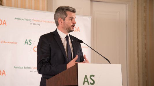 Escracharon a Peña en Nueva York: le regalaron una banana al “gorila del año”