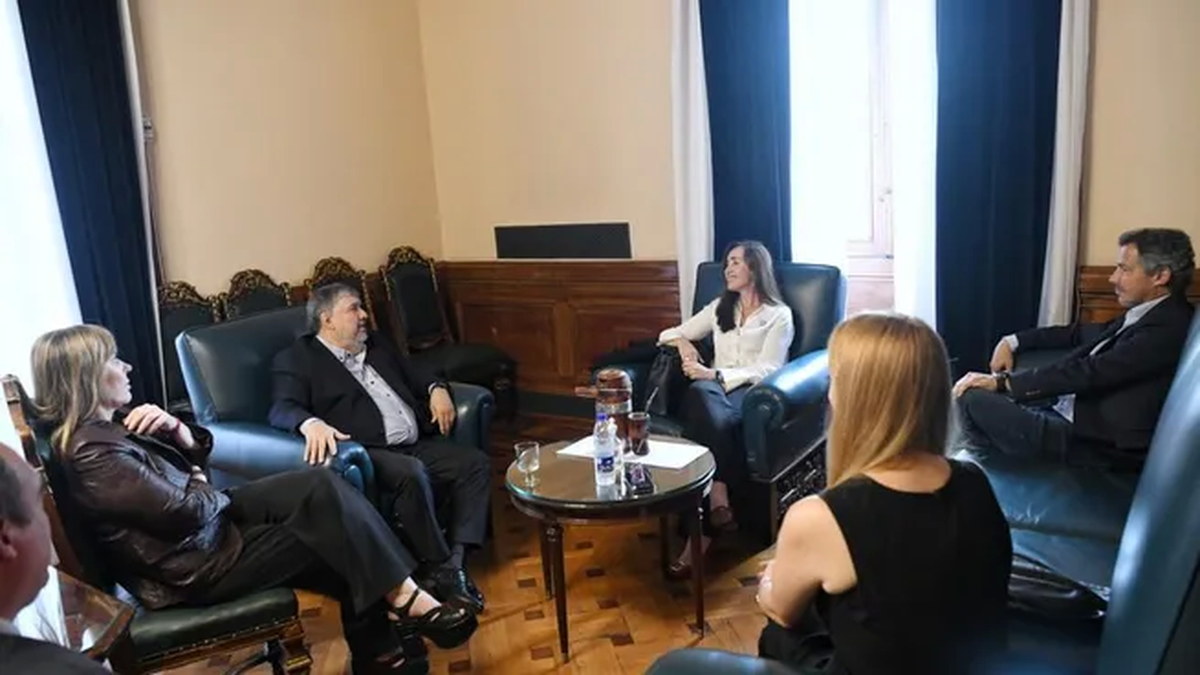 Victoria Villarruel se reunió con referentes peronistas del Senado. (Foto: Télam)