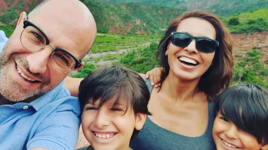 Se porta mal, la tenebrosa foto de Laura Leguizamón con el libro que leyó antes de asesinar a su familia