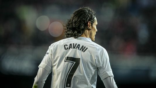 Edinson Cavani fue desvinculado oficialmente del Valencia y lo esperan para firmar en Boca