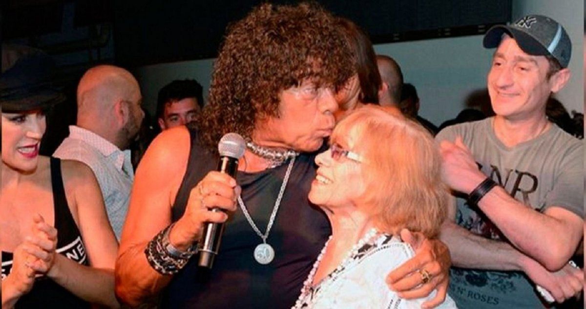 Murió la mamá de la Mona Jiménez
