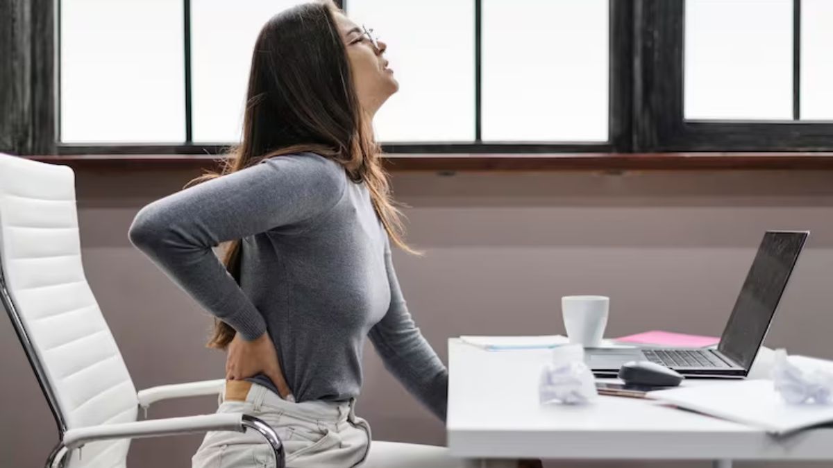 Salud: consejos prácticos para aliviar y prevenir dolores por el uso de celulares y computadoras.