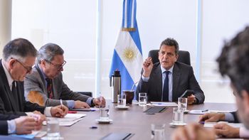 Sergio Massa se reúne con su gabinete para analizar la eliminación del impuesto a las Ganancias. (Foto: archivo)