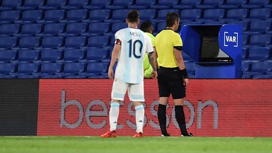 ¿Qué cobraste? El polémico gol que le anularon a Argentina