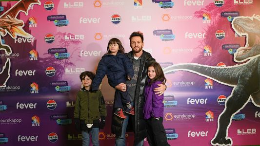 Celebrities en estreno de Dinosaurios y dragones fantásticos: las fotos