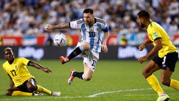 Con un doblete de Messi, Argentina venció 3-0 a Jamaica