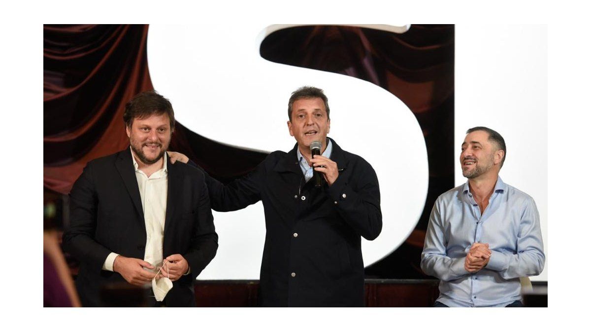Leandro Santoro y Gisela Marziotta con Juan José Tufaro del Frente Renovador&nbsp;