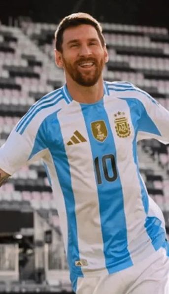 Lionel Messi presentó los botines que usará en la Copa América