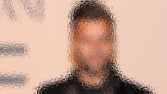 “La gente me quiere más tras decir que soy gay”