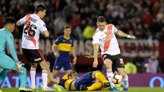 Copa Libertadores: el VAR hizo de las suyas antes de los 5 minutos y River abrió la cuenta con un penal de Borré