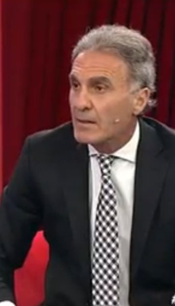 Feroz cruce entre Ruggeri y La Volpe: Me venís a encarar a mí, te hacés el capo y perdiste todo