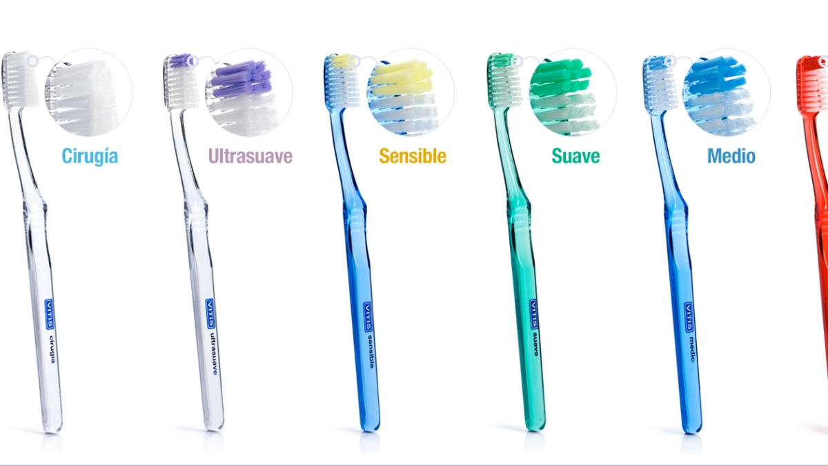 Casi nadie lo sabe: qu&eacute; significan los colores en los cepillos de dientes