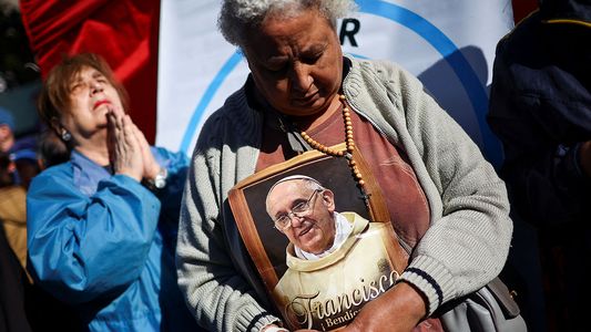 Lágrimas y homenajes: las fotos de la conmovedora despedida al papa Francisco en Buenos Aires