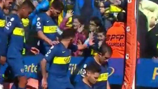 El gesto de Carlos Tévez que le alegró el día a un hincha muy especial de Boca