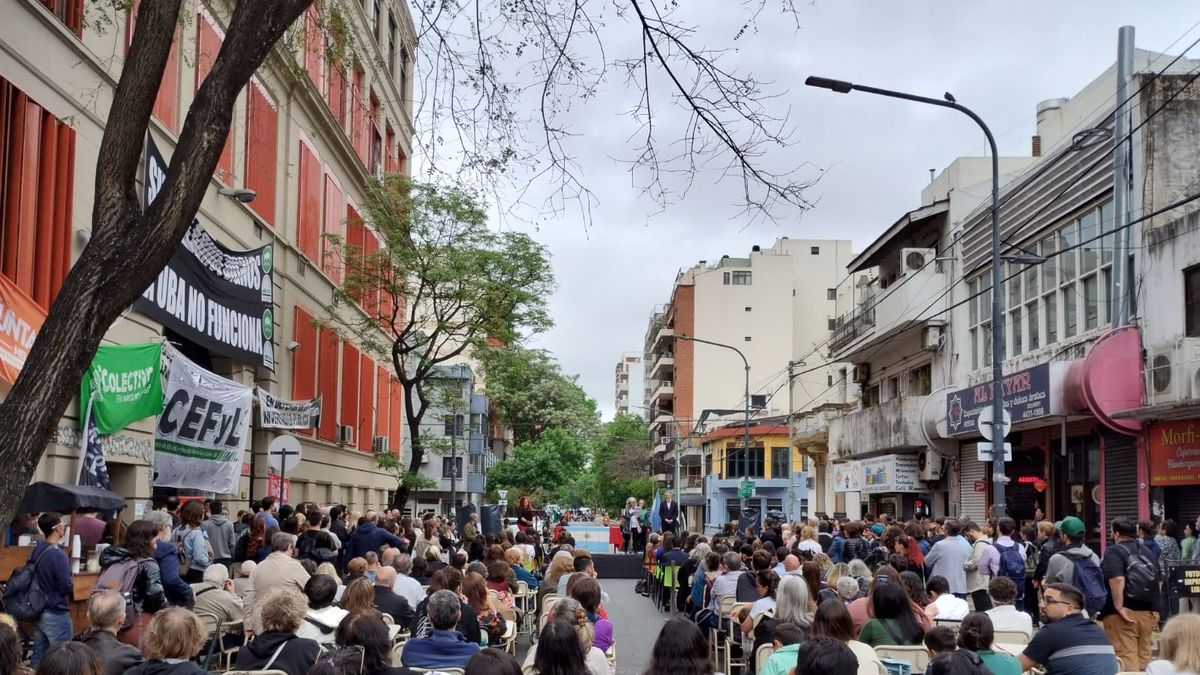 La convocatoria fue impulsada por gremios docentes y no docentes para reclamar la ejecución de la Ley de Financiamiento Universitario. (Foto: archivo)