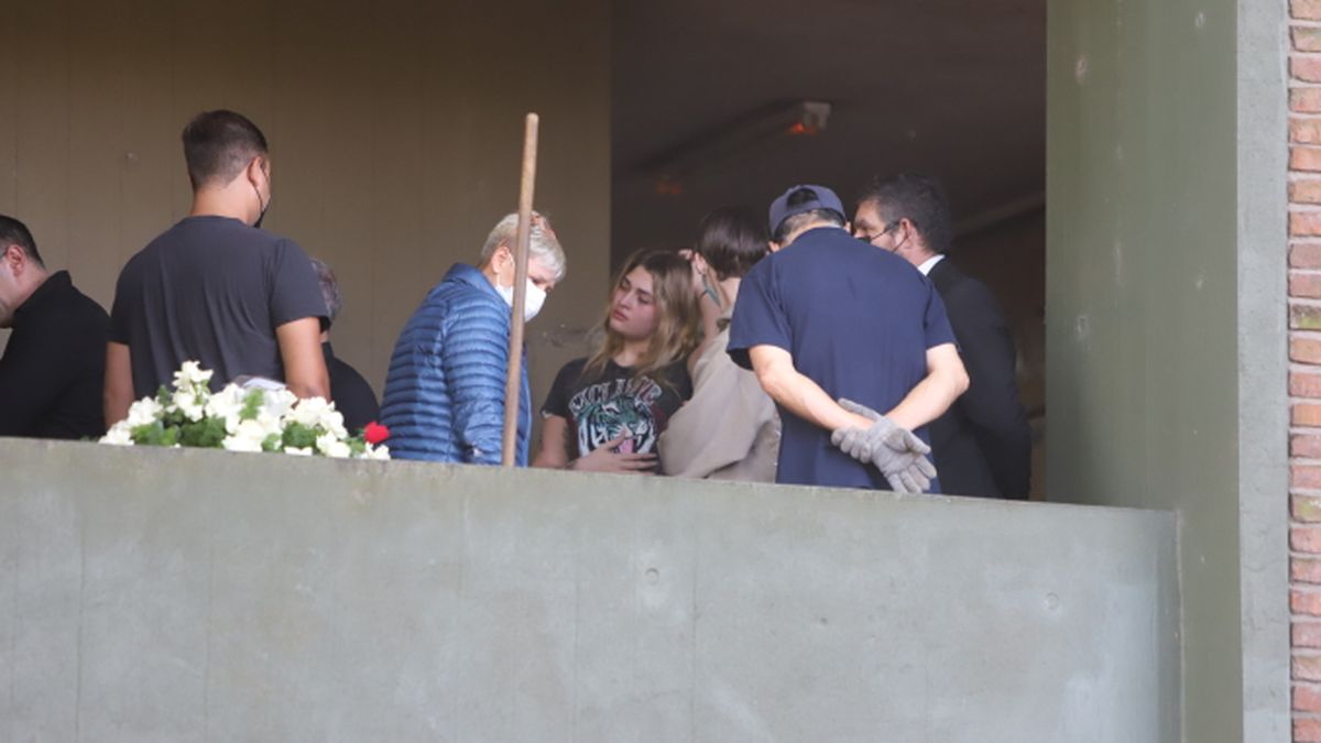 El dolor de Marta Fort tras el responso a los restos de Gustavo Martínez, en la Chacarita.&nbsp;