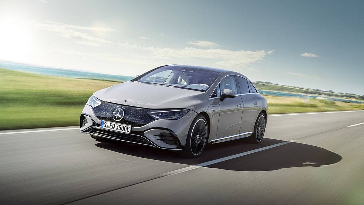 El Mercedes-Benz EQE es el nuevo sedán eléctrico de la marca de la estrella. La batería tiene un contenido energético útil de unos 90 kWh