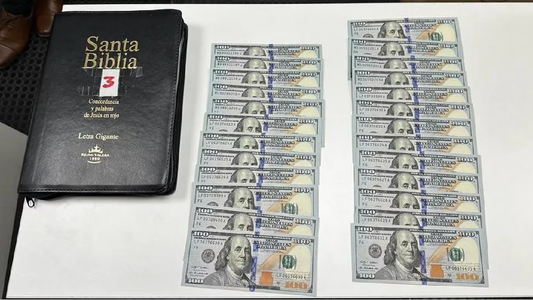 Encontraron casi US$17.000 escondidos en biblias con destino a Estados Unidos