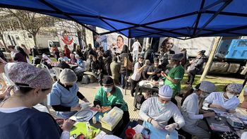 La UBA lleva sus actividades a Plaza de Mayo para reclamar el cumplimiento de la ley de Financiamiento Universitario