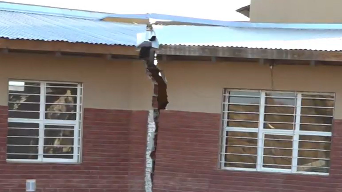 Una de las casas afectadas por el deslazamiento de tierra.&nbsp;