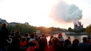 París de luto: cómo se vivió el incendio de uno de sus históricos íconos
