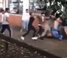 Batalla campal entre estudiantes a la salida del colegio que fue grabada por un compañero