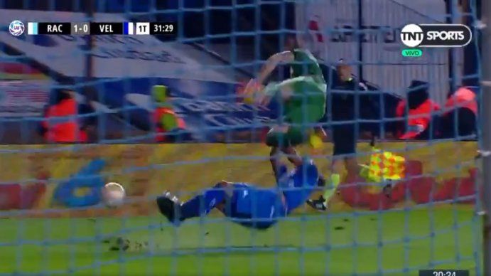 Ramis y Arias chocaron muy fuerte y asustaron a todos en el Cilindro