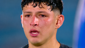 El llanto del argentino Leo Jaime por un gesto de fair play que le reprocharon sus compañeros de Peñarol y los hinchas