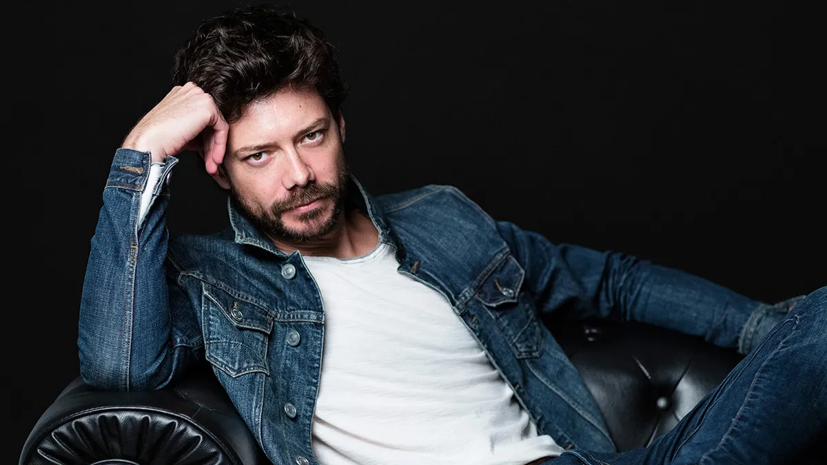 Álvaro Morte es uno de los protagonistas de la serie más exitosa de Netflix